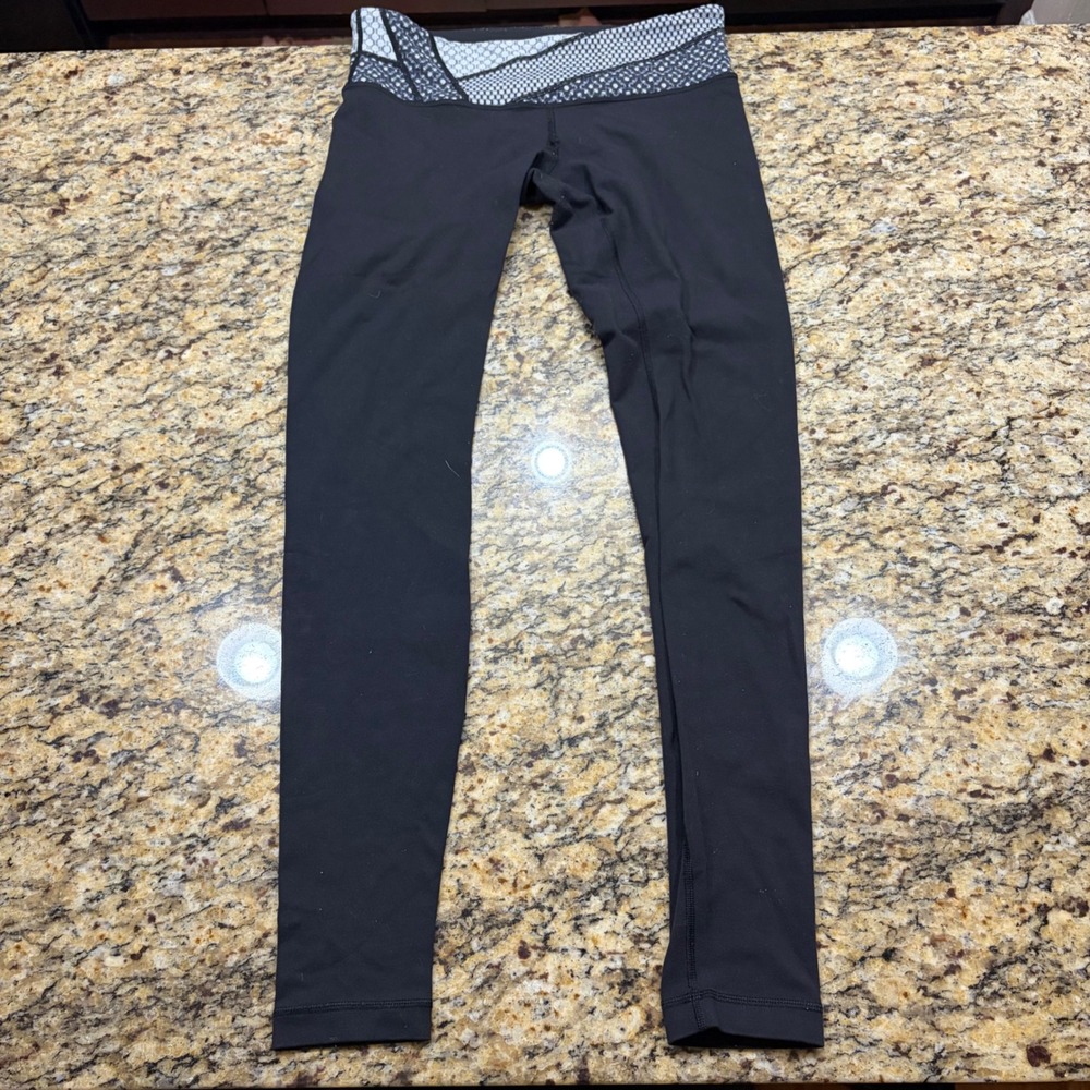 Lululemon Black Crossover Patterned Waistband Leggings Size 8 Yoga Pants ws